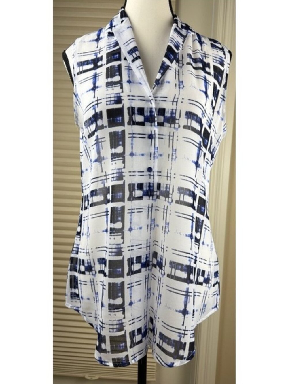 Le Chateau Blouse Women's S White Blue Sheer Geometric Sleeveless Collared